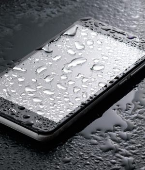 ¿Cómo secar un móvil que se ha mojado? - Yotta Technologies